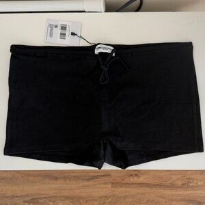 Princess Polly Gracious Low Rise Mini Shorts Black NWT